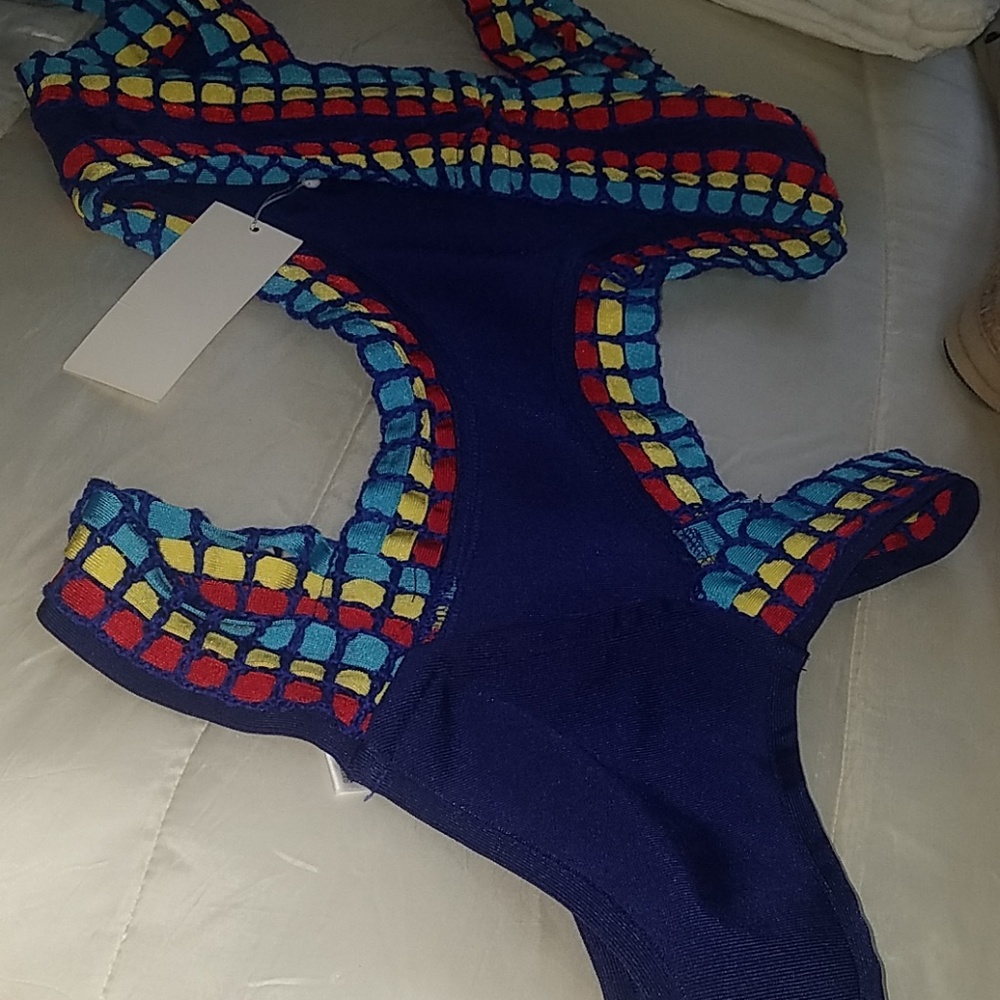 Bathing suit - Picture 5 of 5
